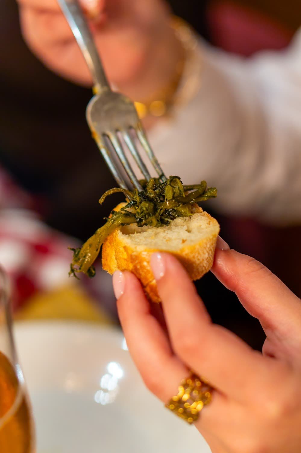 Crostino con crema servito da vicino